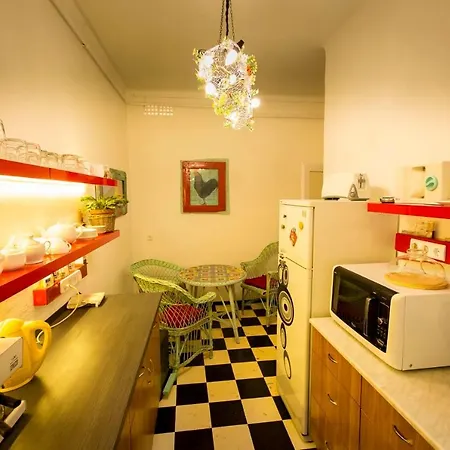 Cosy Art Flat Downtown Buda شقة