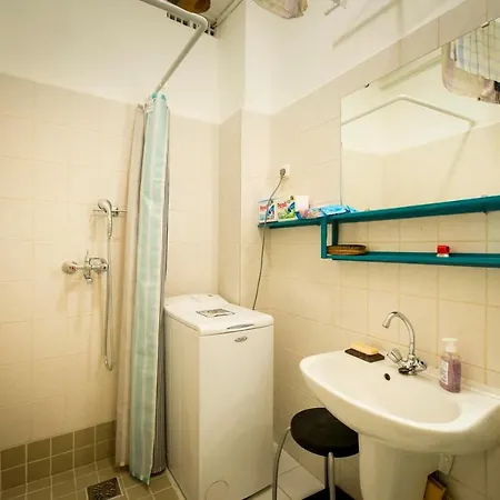 Cosy Art Flat Downtown Buda *