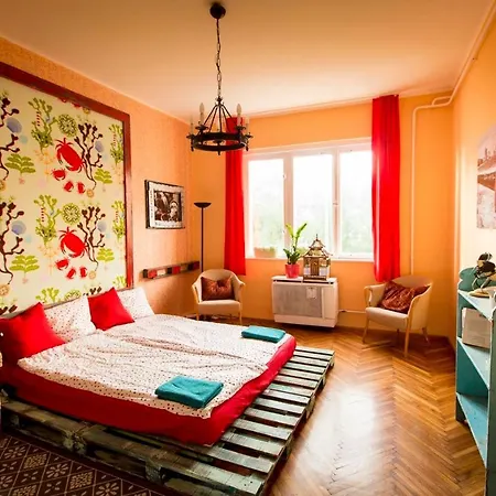 Cosy Art Flat Downtown Buda